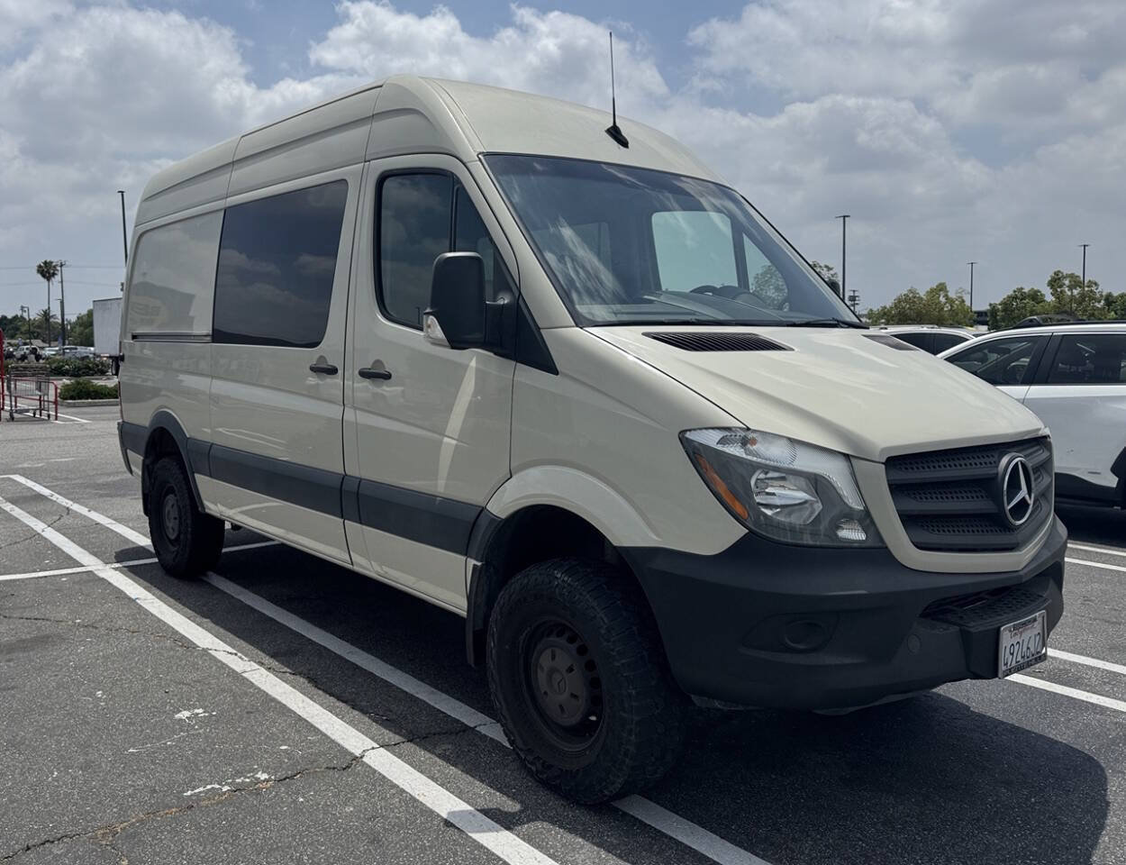 Used 2017 Mercedes-Benz Sprinter 2500 image 2