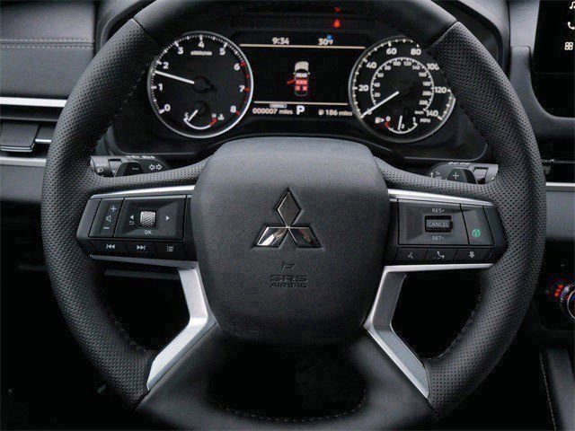 New 2026 Mitsubishi Outlander SE image 8