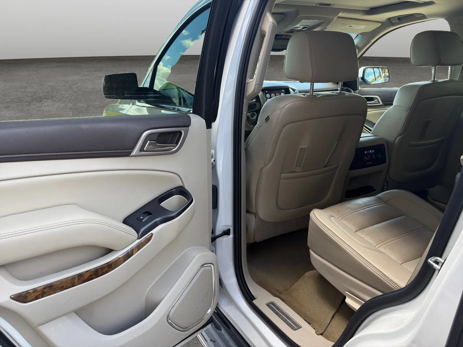 Used 2016 GMC Yukon Denali w/ Open Road Package AWD/4WD image 14