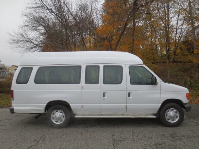 Used 2004 Ford E-350 and Econoline 350 Extended Super Duty image 10