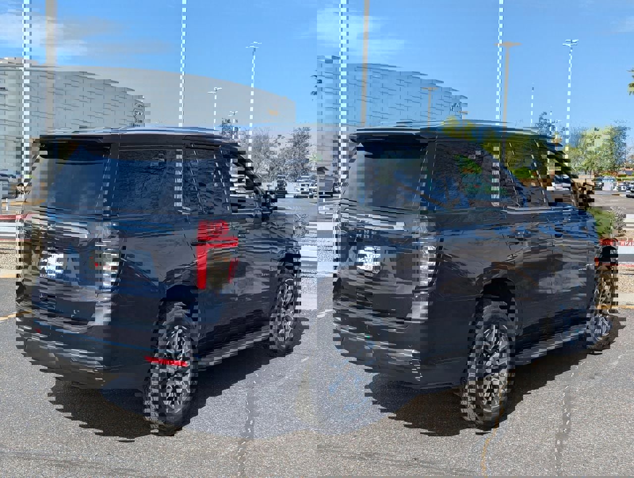 Used 2022 Chevrolet Tahoe LT w/ Luxury Package AWD/4WD image 8