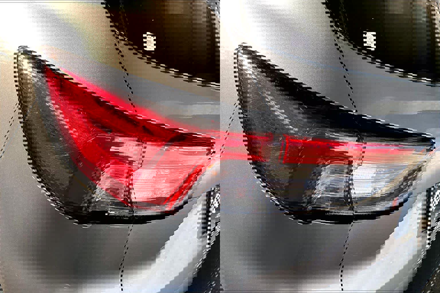 Used 2022 Ford Escape SE w/ SE Sport Appearance Package image 28