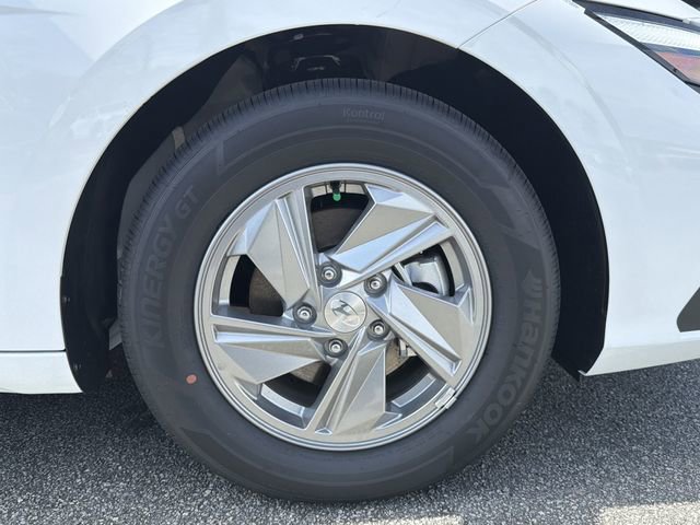 New 2026 Hyundai Elantra SE image 11