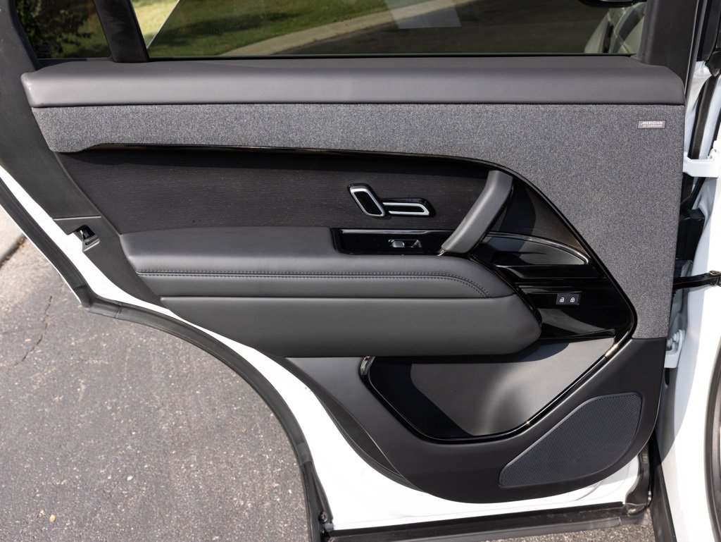 Used 2023 Land Rover Range Rover Sport SE Dynamic image 32