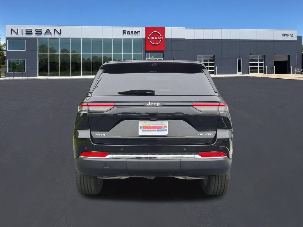 Used 2024 Jeep Grand Cherokee Limited w/ Luxury Tech Group II AWD/4WD image 4