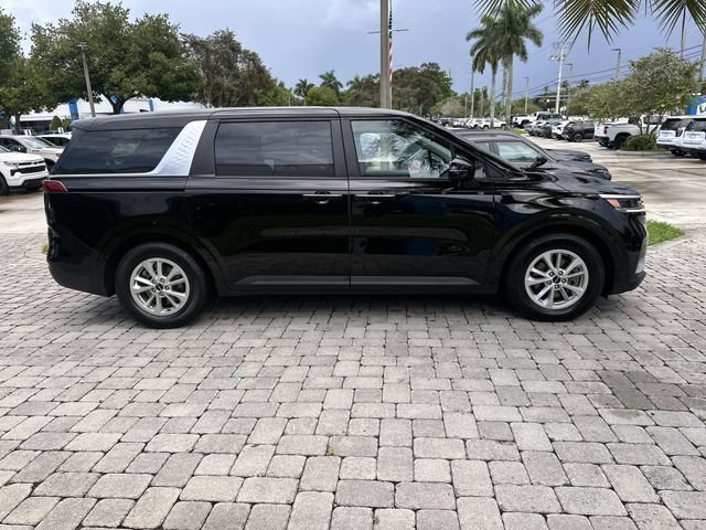 Used 2024 Kia Carnival LX FWD image 14