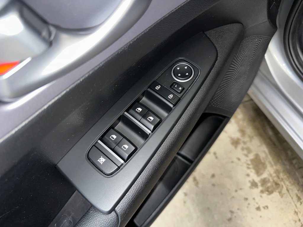 Used 2024 Kia Forte LXS image 7