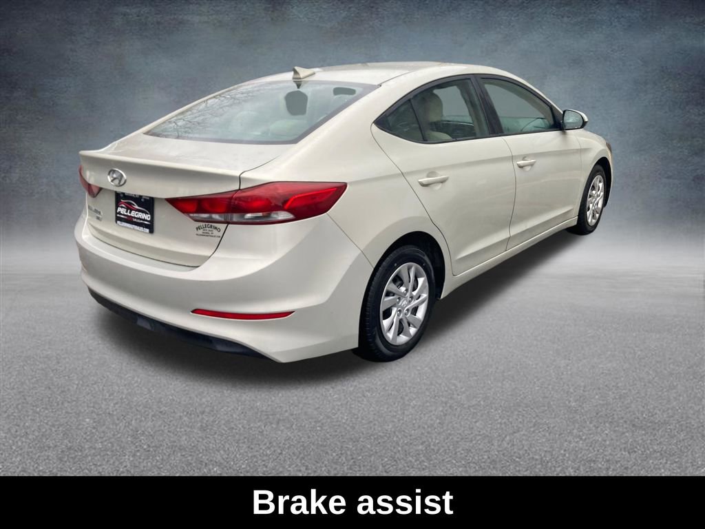 Used 2017 Hyundai Elantra SE w/ Cargo Package image 6