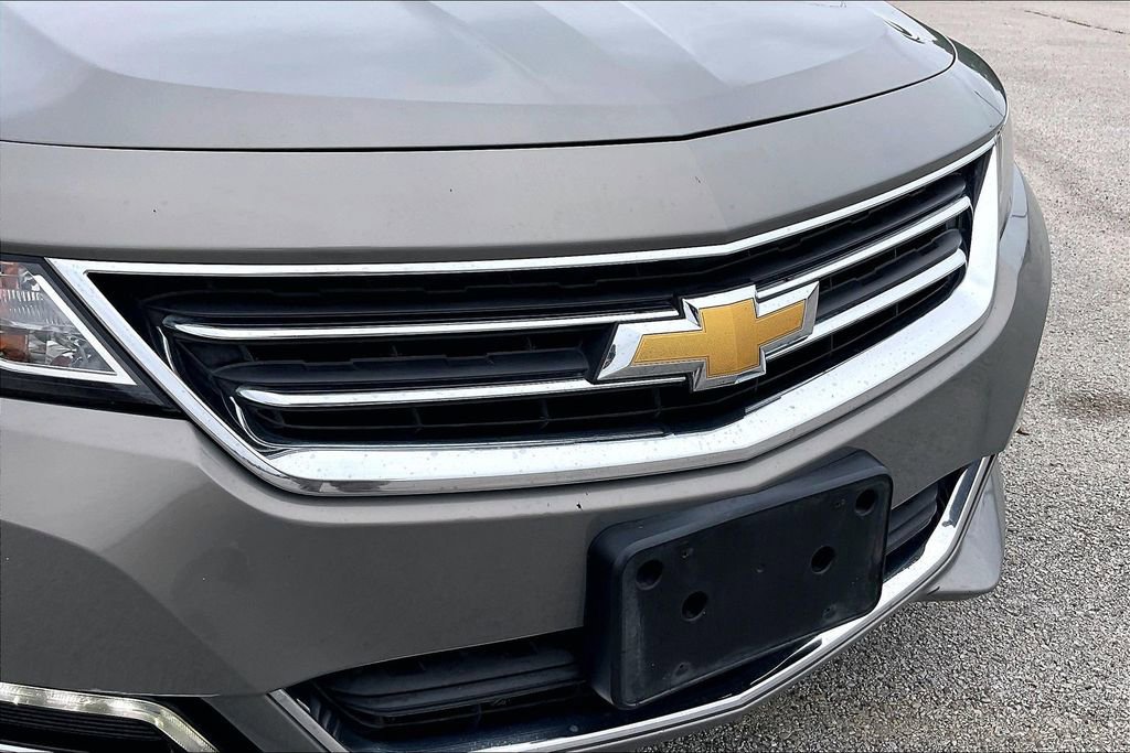 Used 2018 Chevrolet Impala LT FWD image 34
