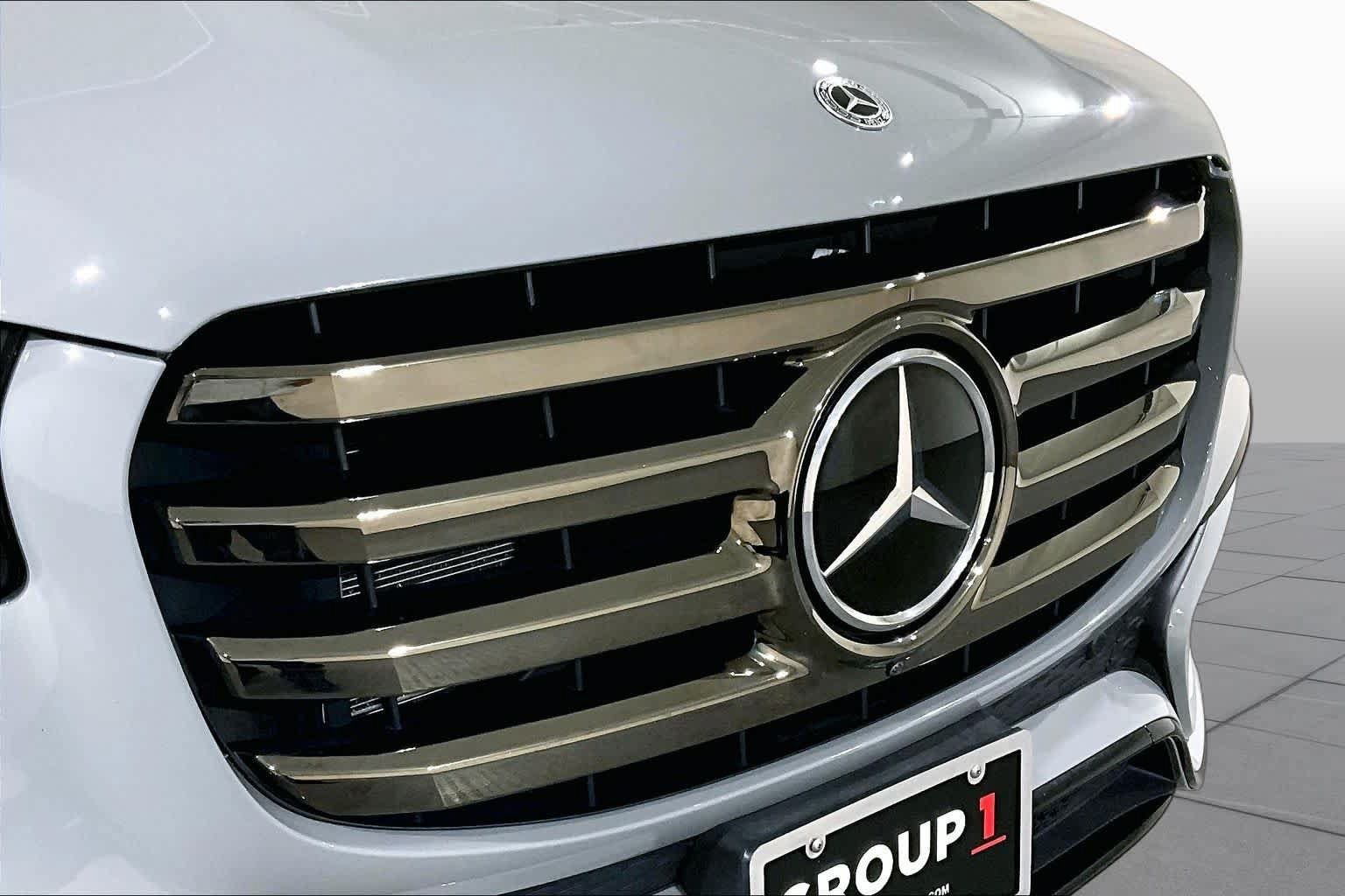Used 2024 Mercedes-Benz GLS 450 4MATIC image 31