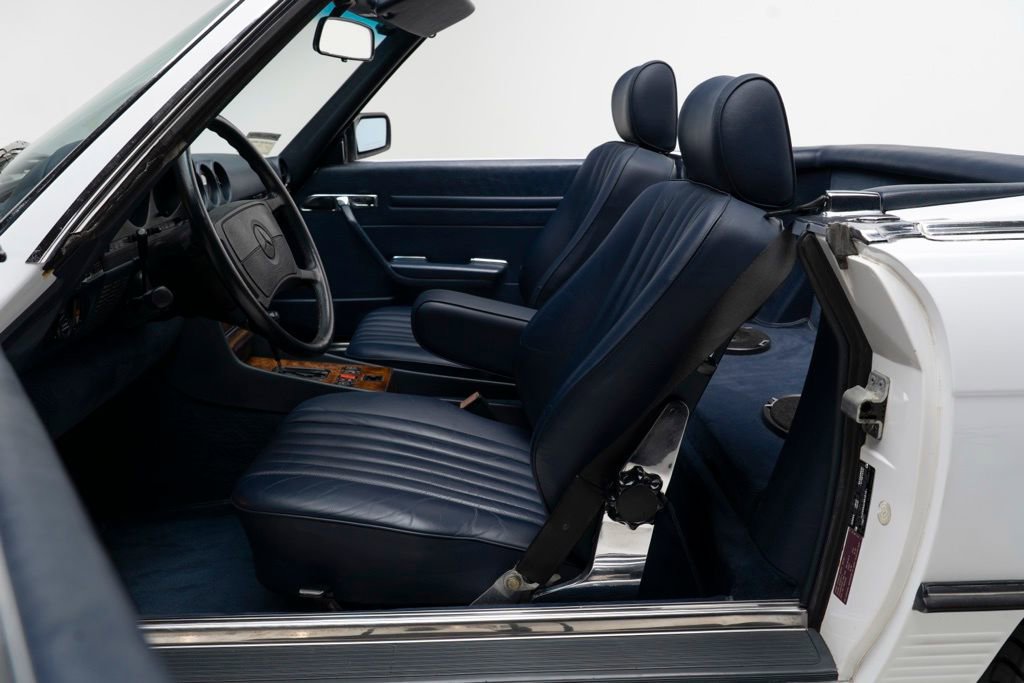 Used 1988 Mercedes-Benz 560 SL image 18