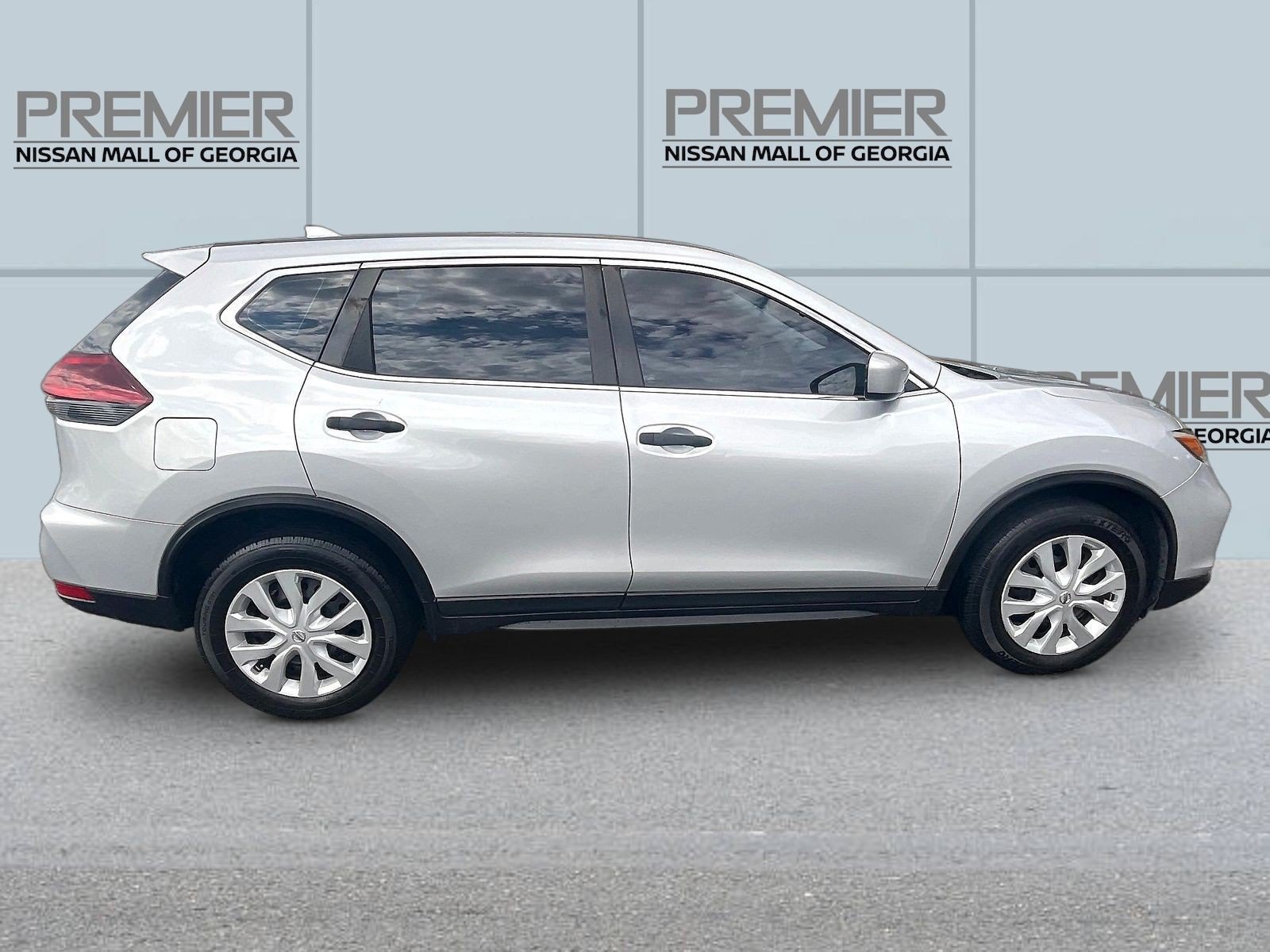 Used 2019 Nissan Rogue S FWD image 8