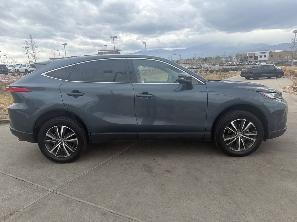 Used 2024 Toyota Venza LE AWD/4WD image 9