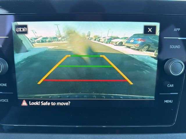 Certified 2025 Volkswagen Taos SE image 17