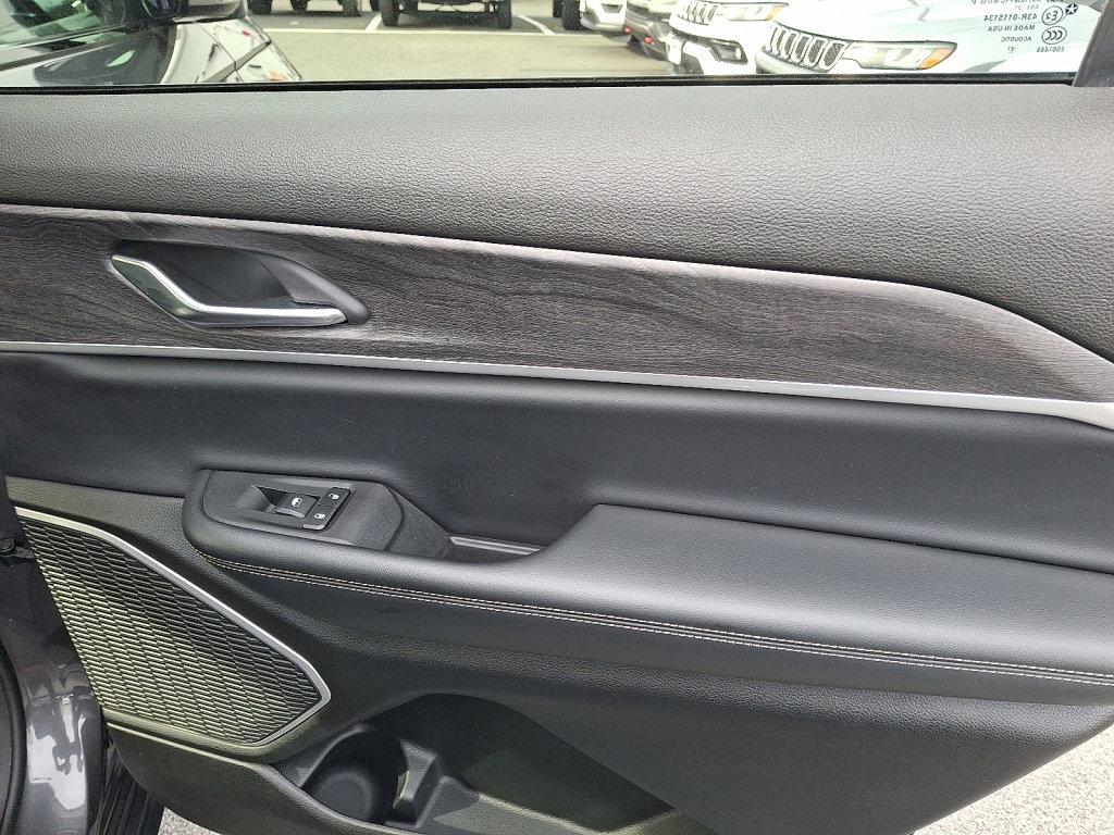 Used 2021 Jeep Grand Cherokee L Limited image 14