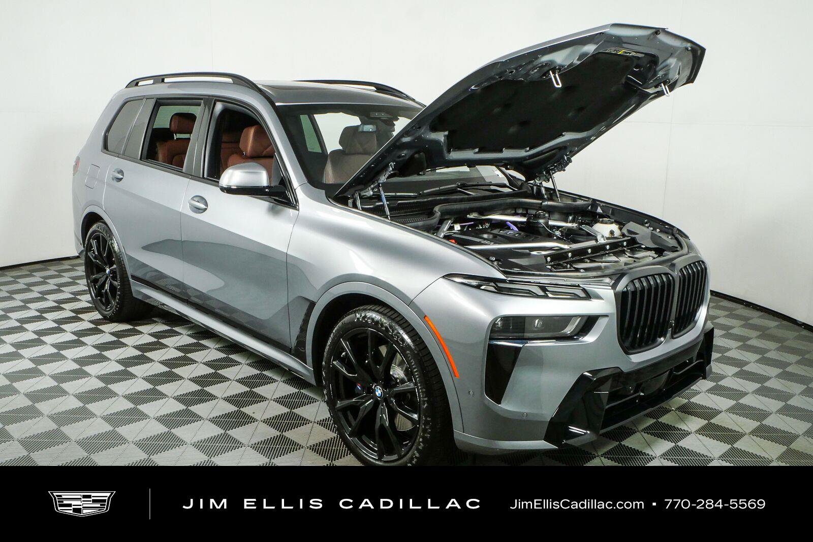 Used 2024 BMW X7 xDrive40i w/ M Sport Package AWD/4WD image 38