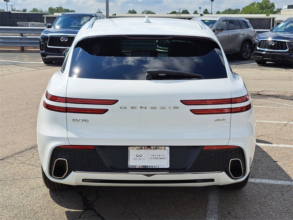 Used 2025 Genesis GV70 2.5T image 4