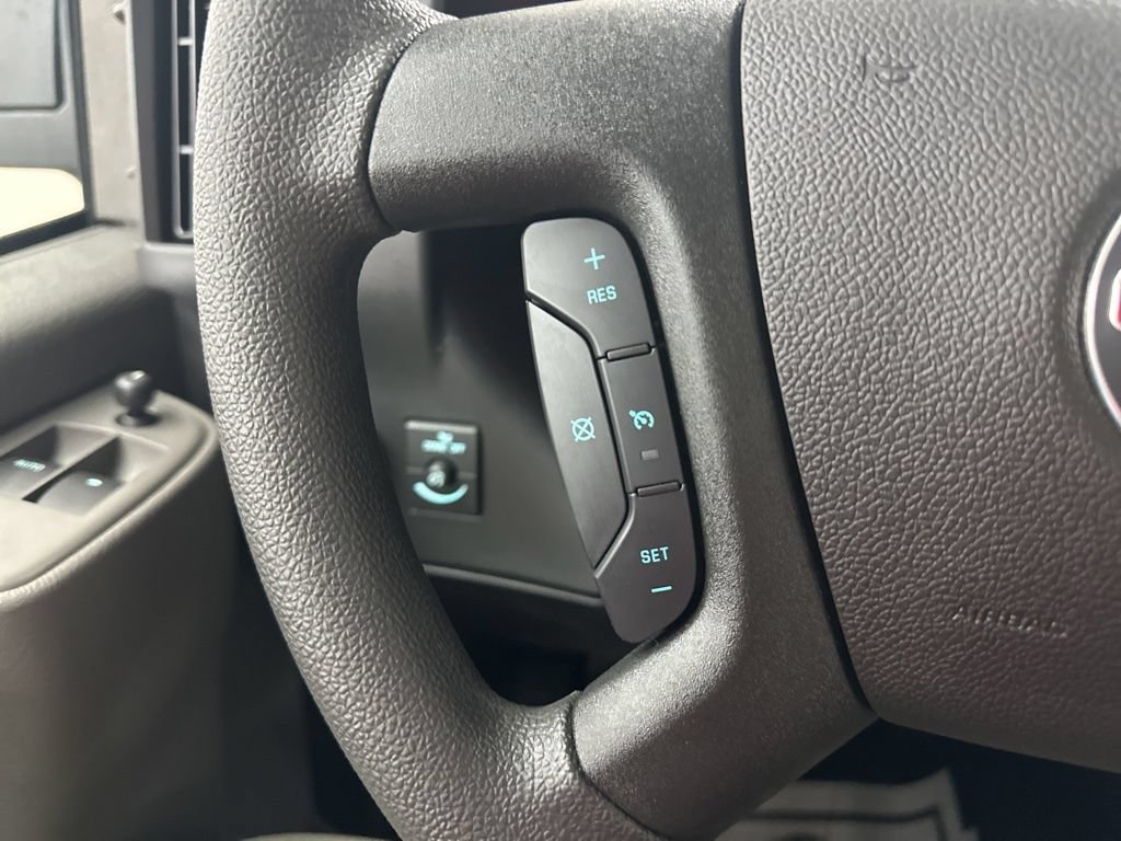 New 2026 GMC Savana 2500 w/ Driver Convenience Package RWD image 30