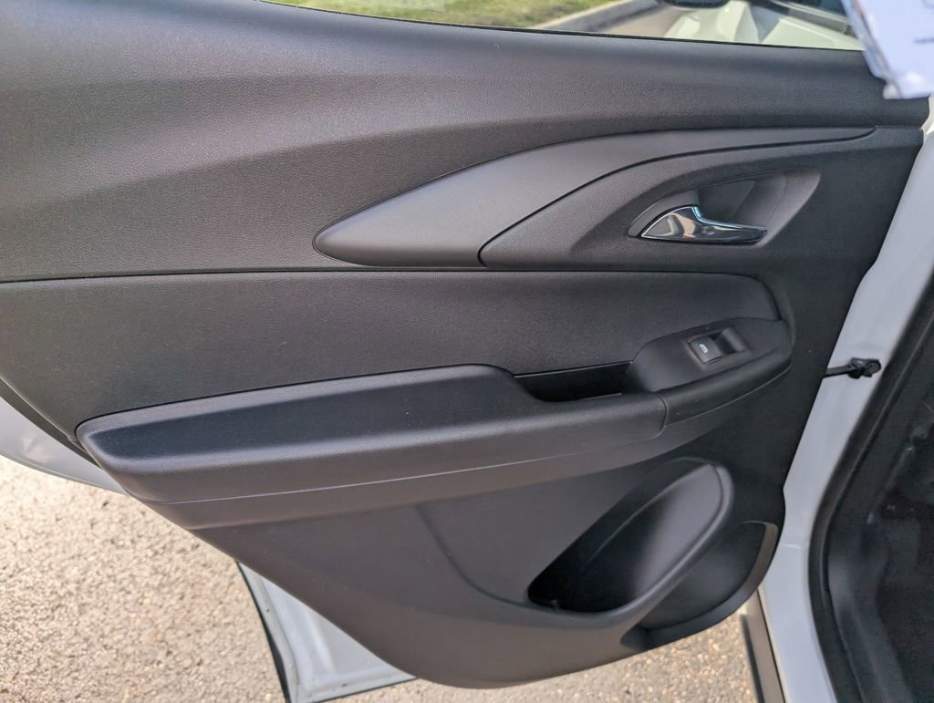 Used 2023 Chevrolet TrailBlazer LT w/ Convenience Package image 11