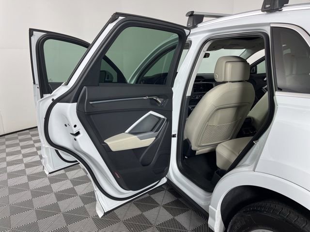 Used 2022 Audi Q3 2.0T Premium Plus image 38