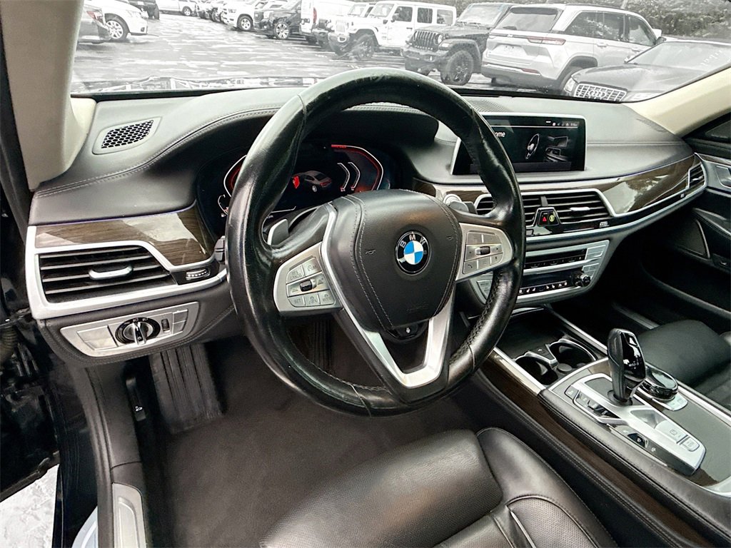 Used 2022 BMW 750i xDrive w/ Executive Package image 12