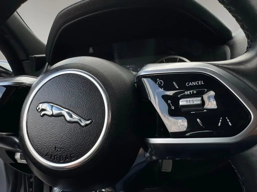 Used 2020 Jaguar XE S AWD/4WD image 30
