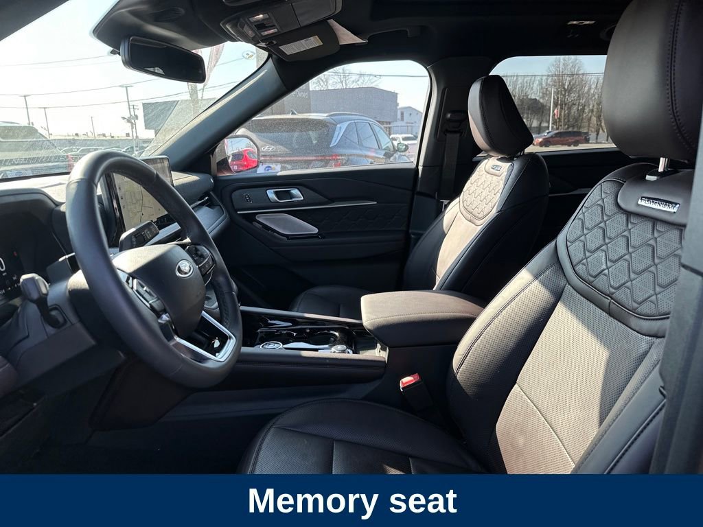 Used 2025 Ford Explorer Platinum w/ Ultimate Package image 11