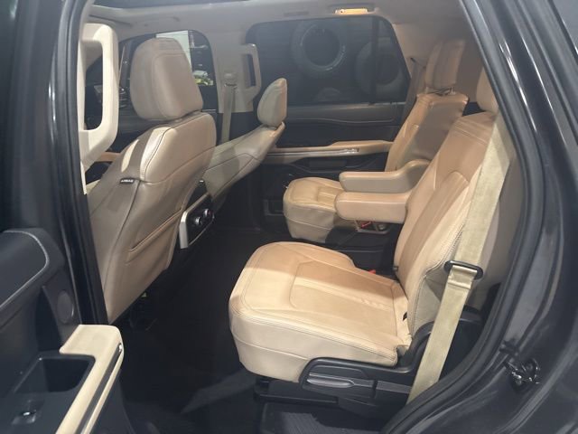 Used 2023 Ford Expedition Limited image 24