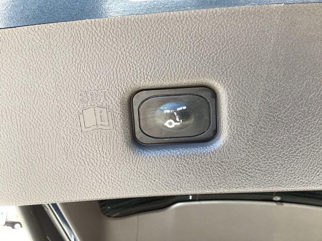 Used 2019 Lincoln Nautilus Select image 15