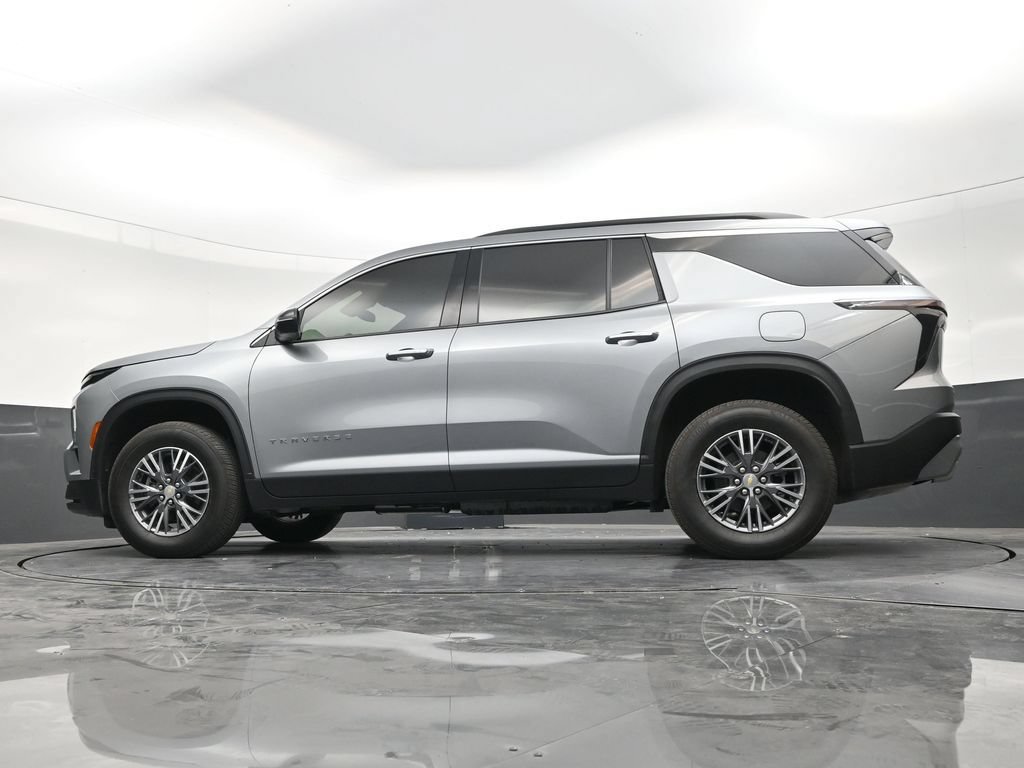 Used 2026 Chevrolet Traverse LT FWD image 19