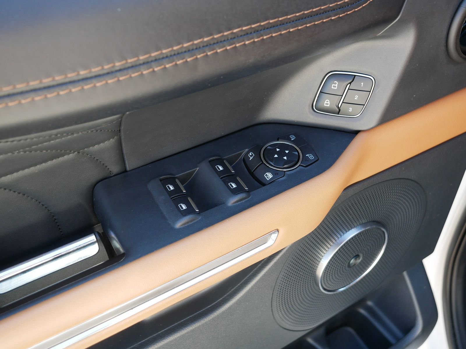 Used 2022 Ford Expedition Max Platinum AWD/4WD image 18