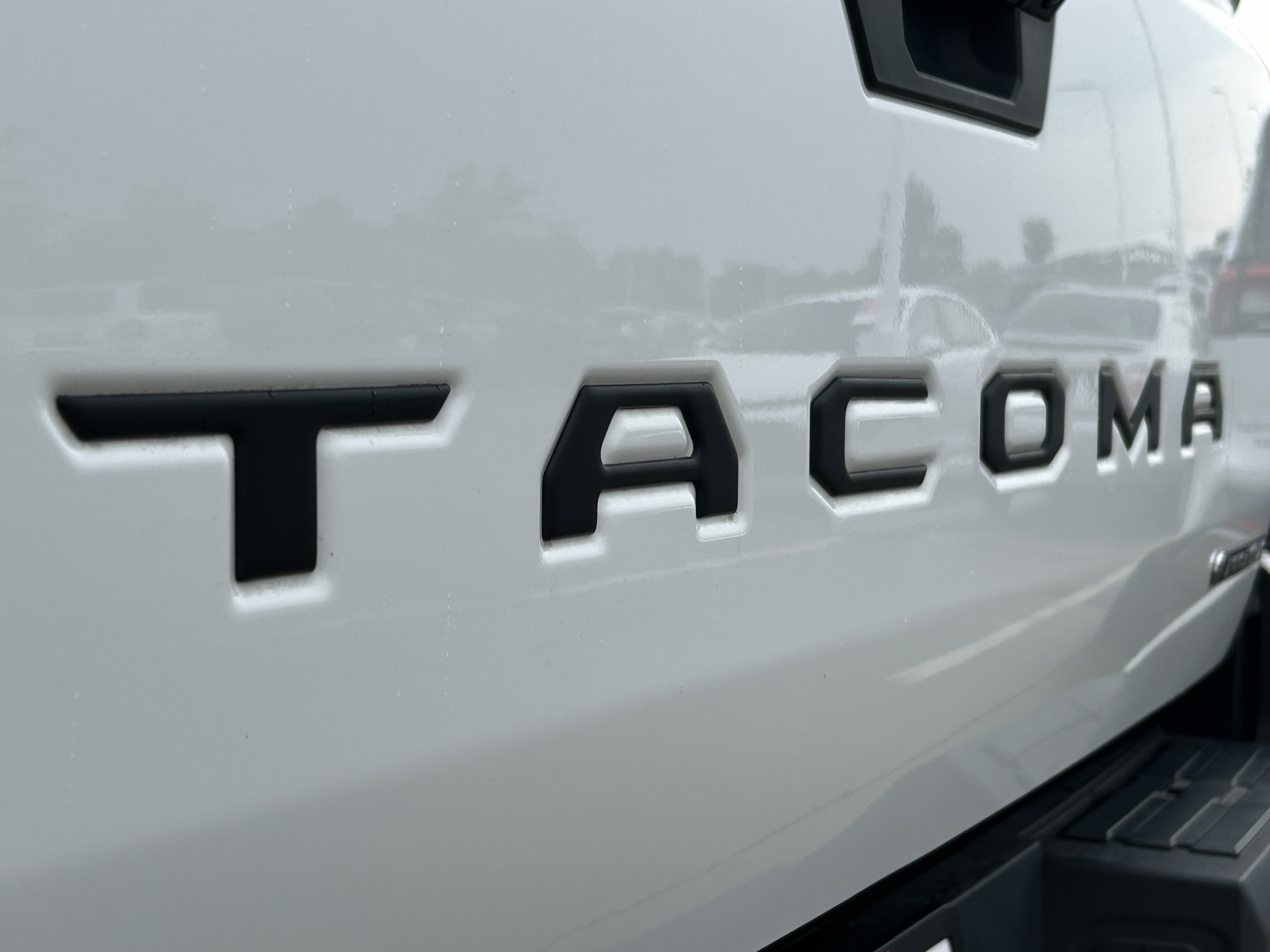 Certified 2025 Toyota Tacoma TRD Off-Road w/ TRD Off Road Upgrade Package AWD/4WD image 8