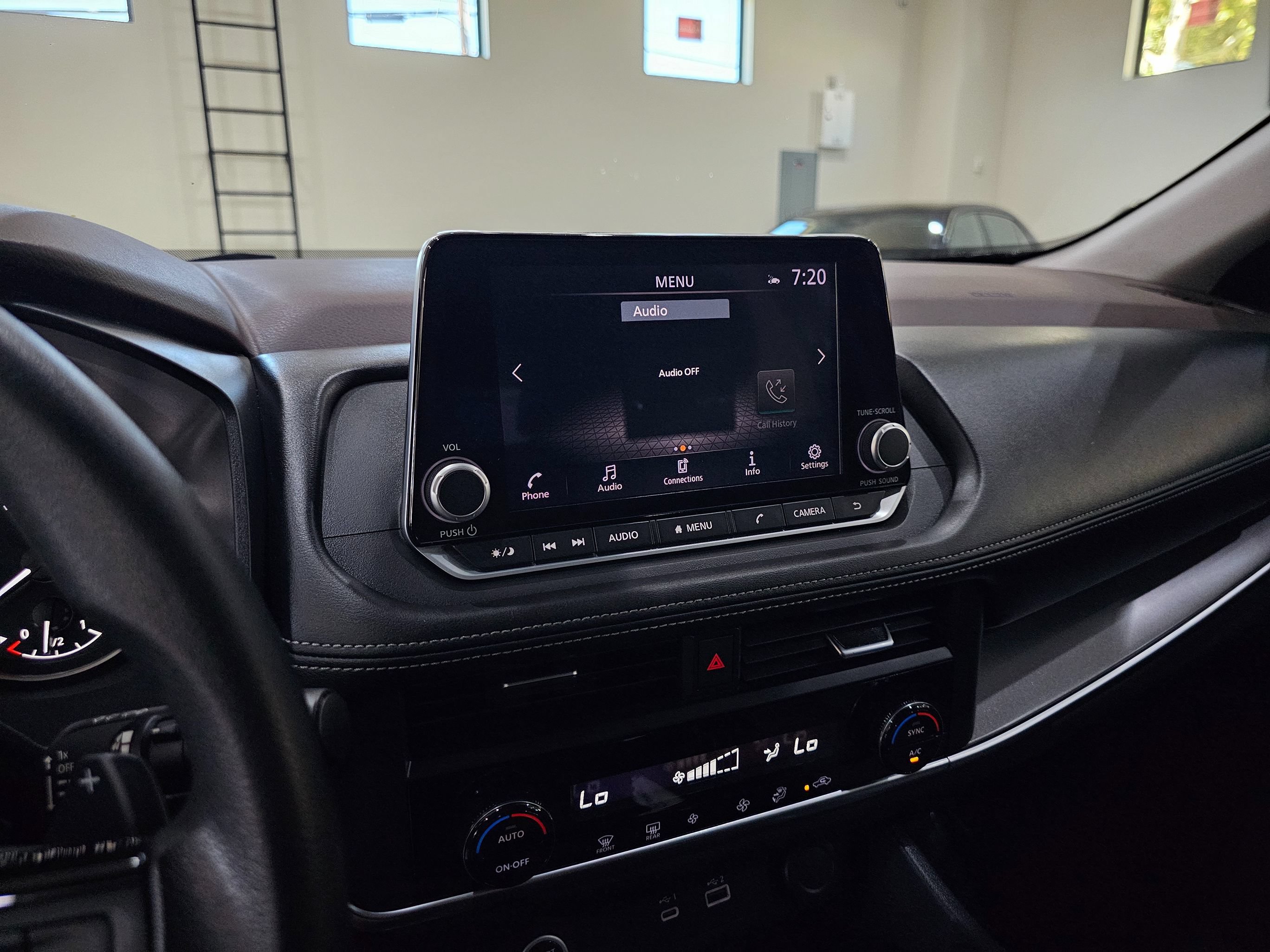 Used 2023 Nissan Rogue SV FWD image 37
