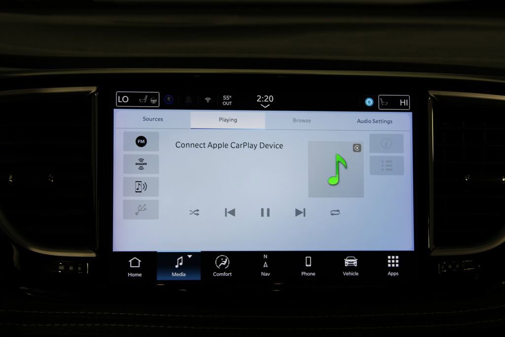 Used 2025 Chrysler Pacifica Limited image 6