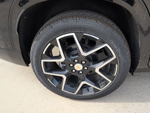 New 2026 Chevrolet Traverse High Country w/ LPO, Floor Liner Package image 3