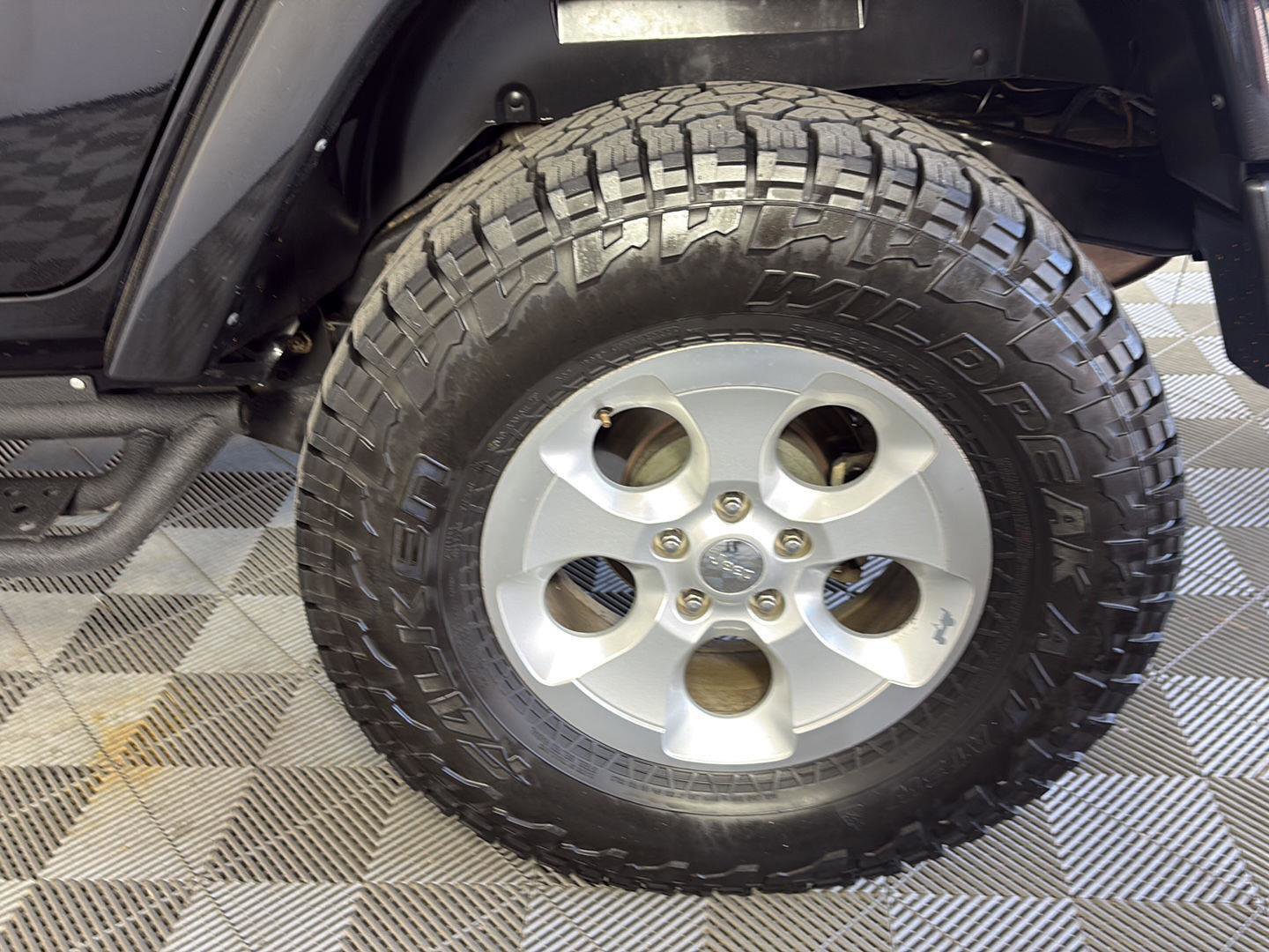 Used 2015 Jeep Wrangler Unlimited Sahara w/ Connectivity Group image 13