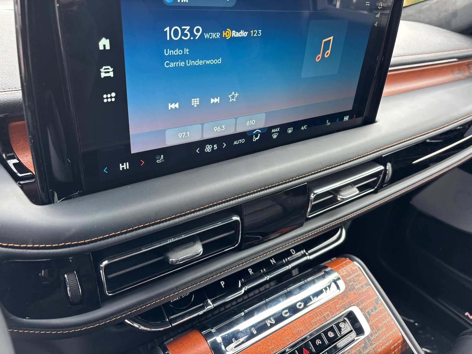 New 2026 Lincoln Aviator Black Label w/ Black Label Special Edition image 23