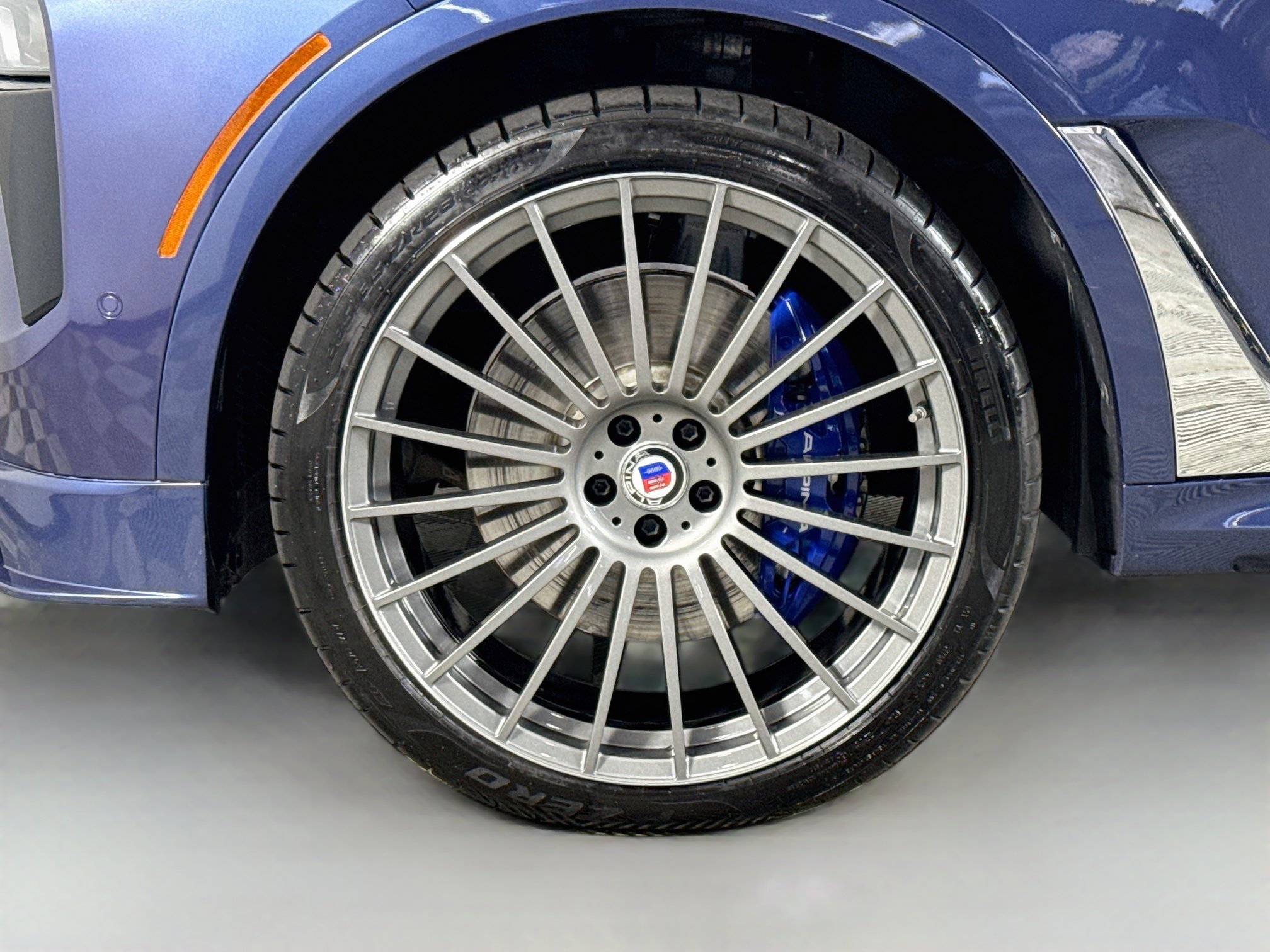 Used 2024 BMW ALPINA XB7 AWD/4WD image 38