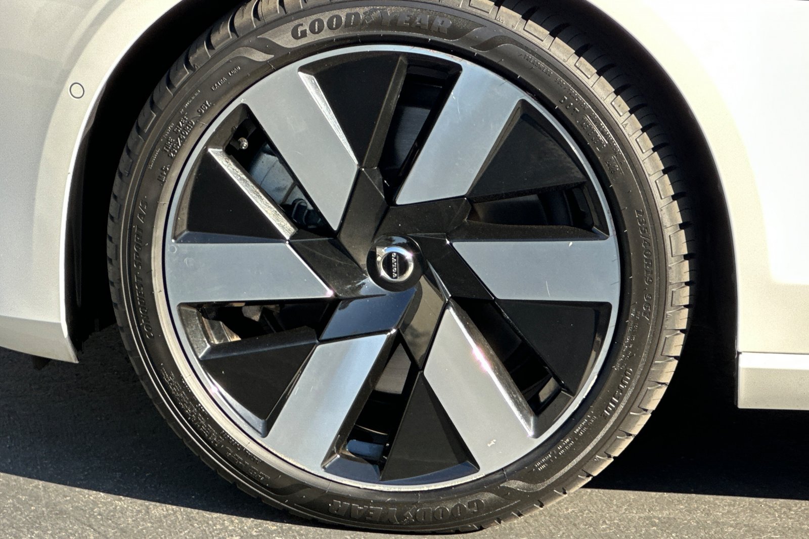 Certified 2025 Volvo S60 T8 Plus w/ Climate Package AWD/4WD image 35