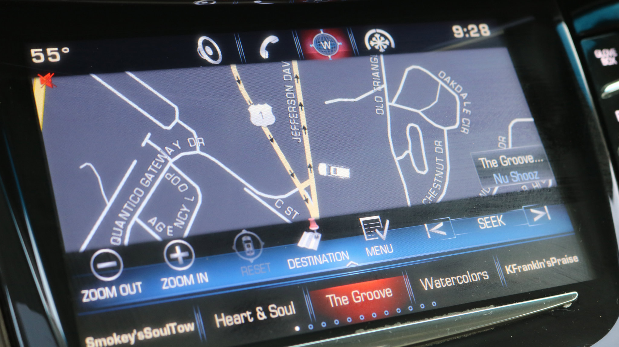 Used 2015 Cadillac Escalade Luxury image 16