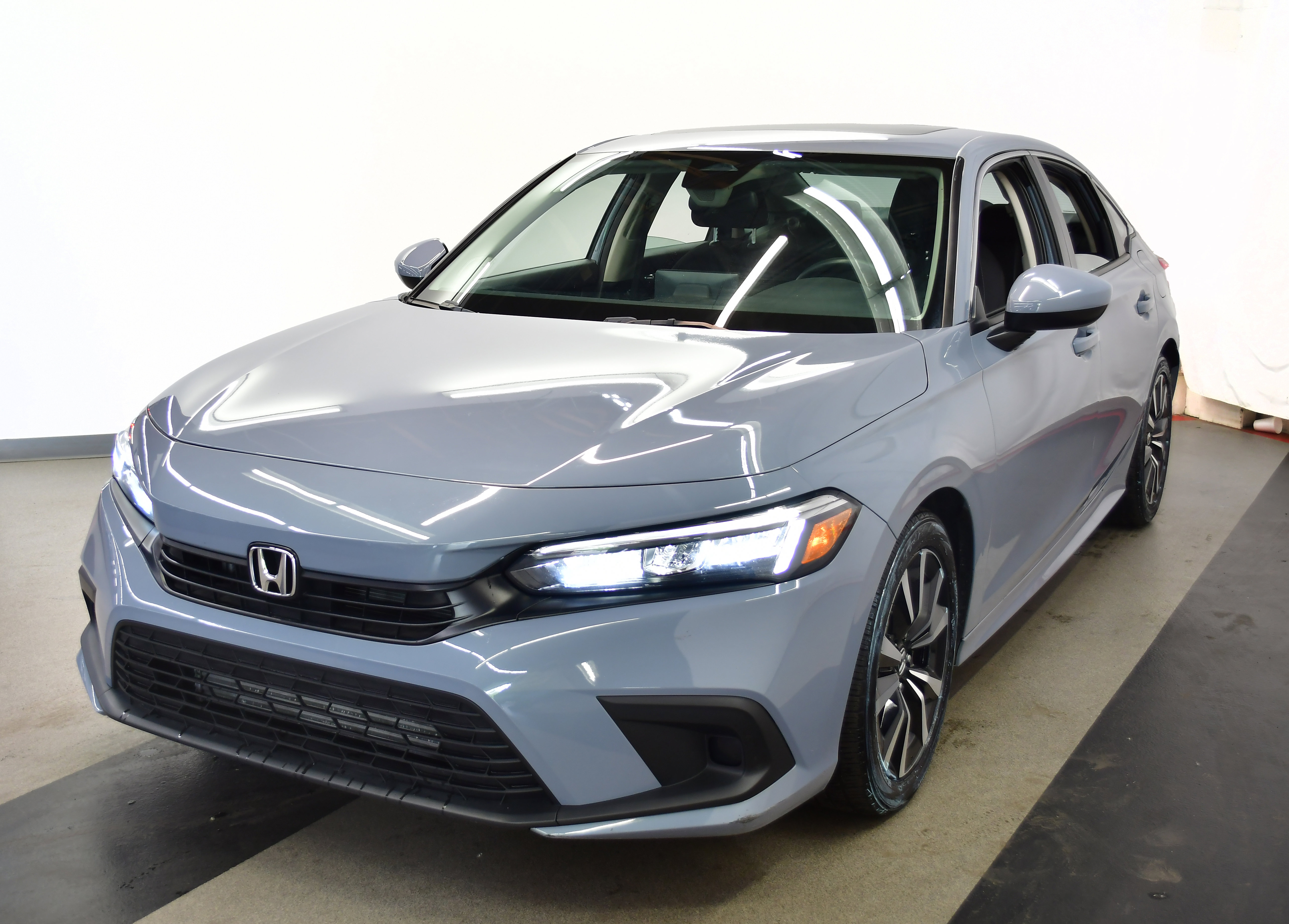 Used 2024 Honda Civic EX image 4
