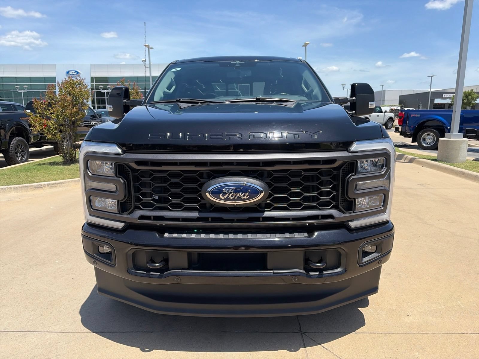 Used 2023 Ford F350 Lariat w/ Lariat Ultimate Package AWD/4WD image 8