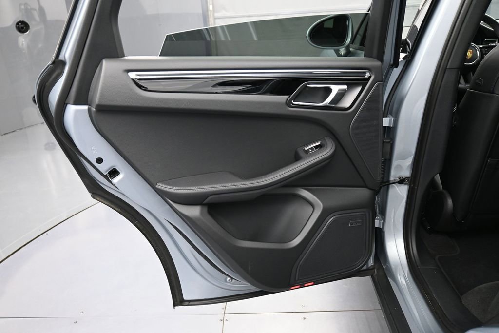 Certified 2026 Porsche Macan AWD/4WD image 22