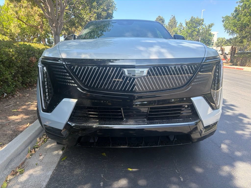 Used 2025 Cadillac Escalade IQ Sport 2 w/ LPO, ONYX Package AWD/4WD image 2