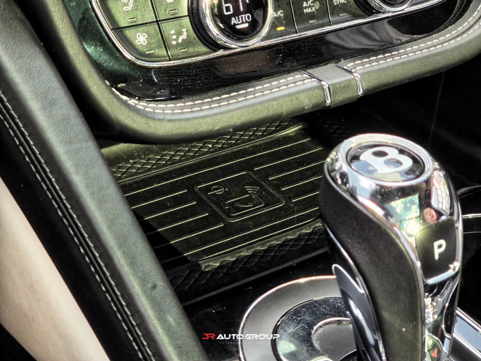 Used 2021 Bentley Bentayga AWD/4WD image 42