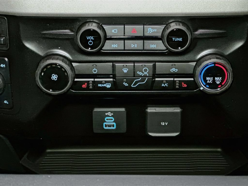 New 2026 Ford F350 XLT w/ XLT Premium Package AWD/4WD image 15