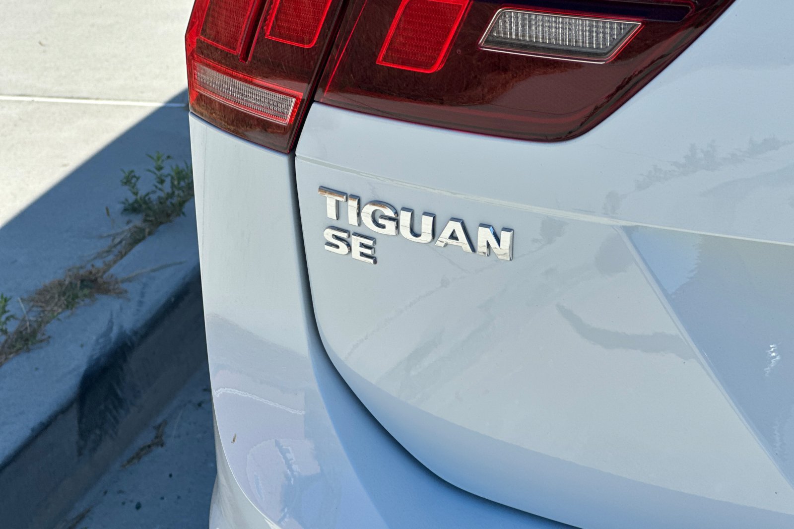 Used 2021 Volkswagen Tiguan SE R-Line w/ 3rd Row Seat Package AWD/4WD image 28