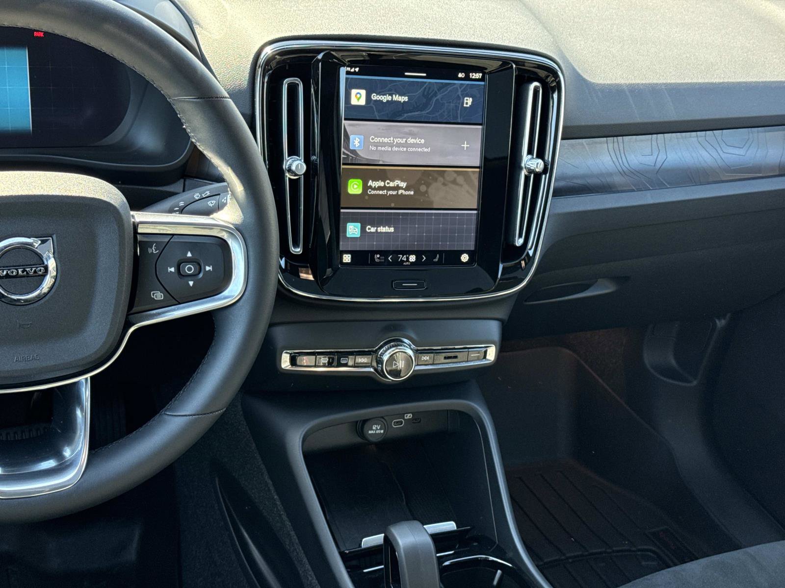 Used 2024 Volvo C40 P8 Recharge Ultimate image 3