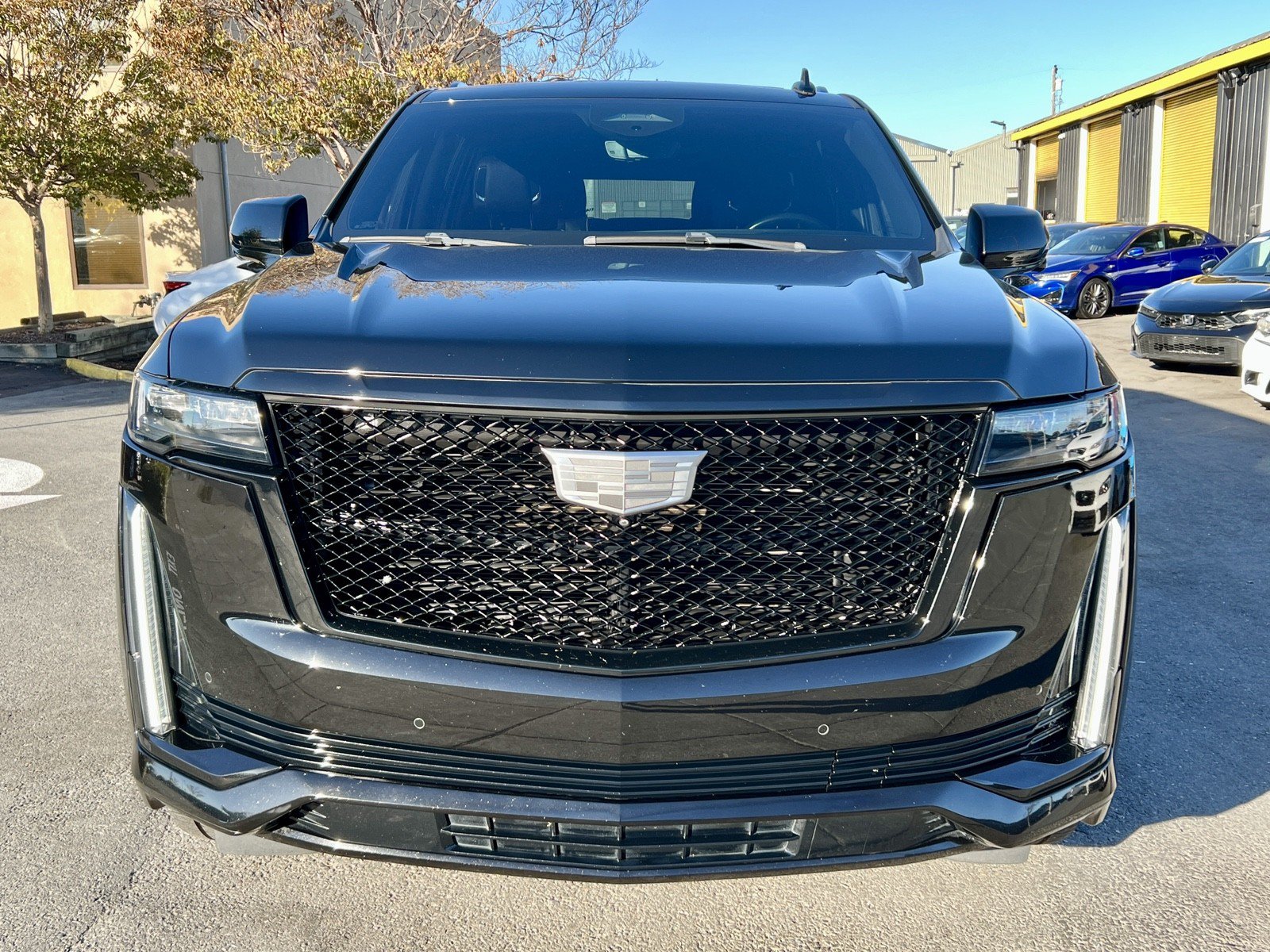 Used 2021 Cadillac Escalade ESV Sport w/ Heavy-Duty Trailer Package AWD/4WD image 2