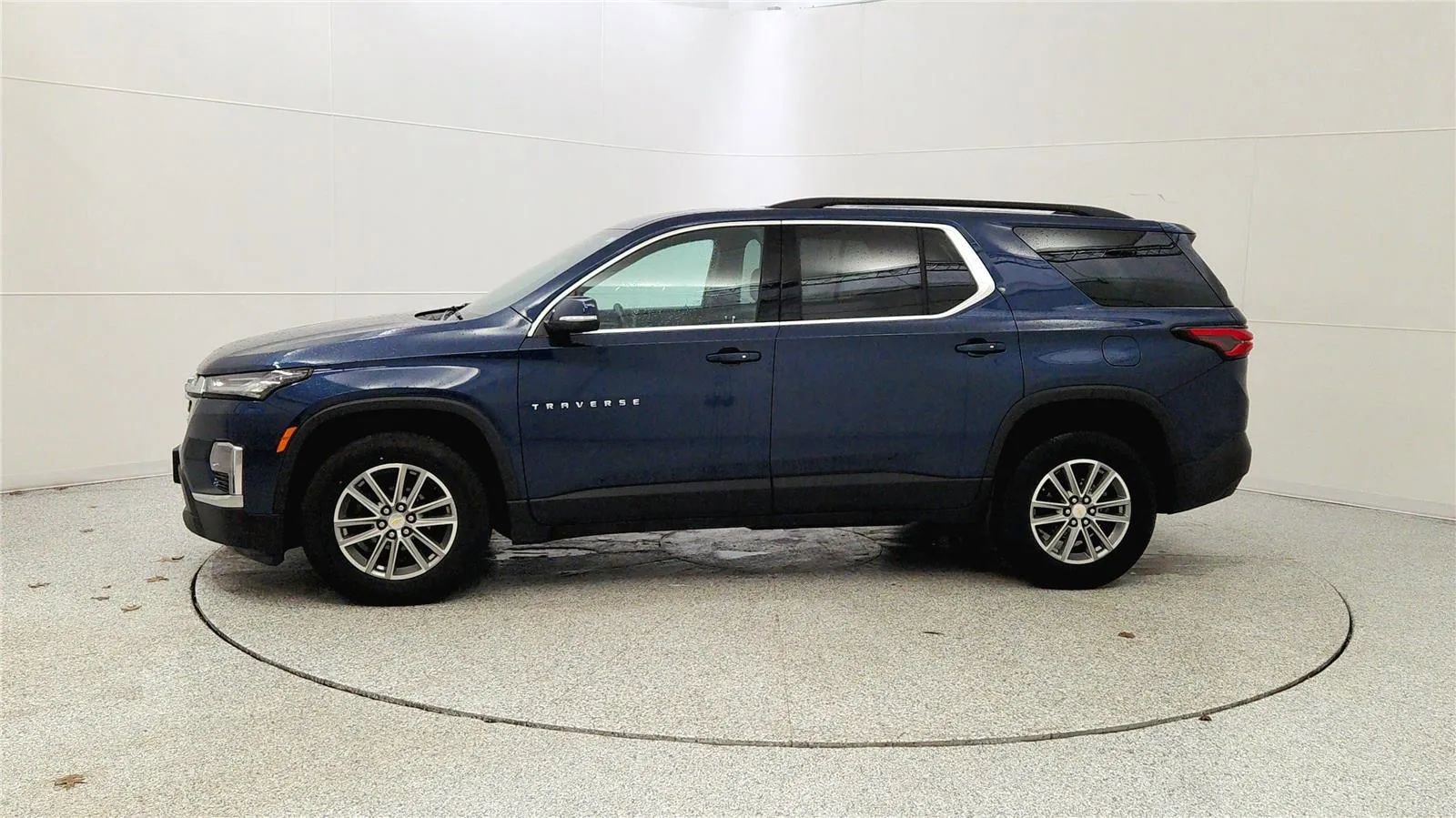 Used 2023 Chevrolet Traverse LT image 4